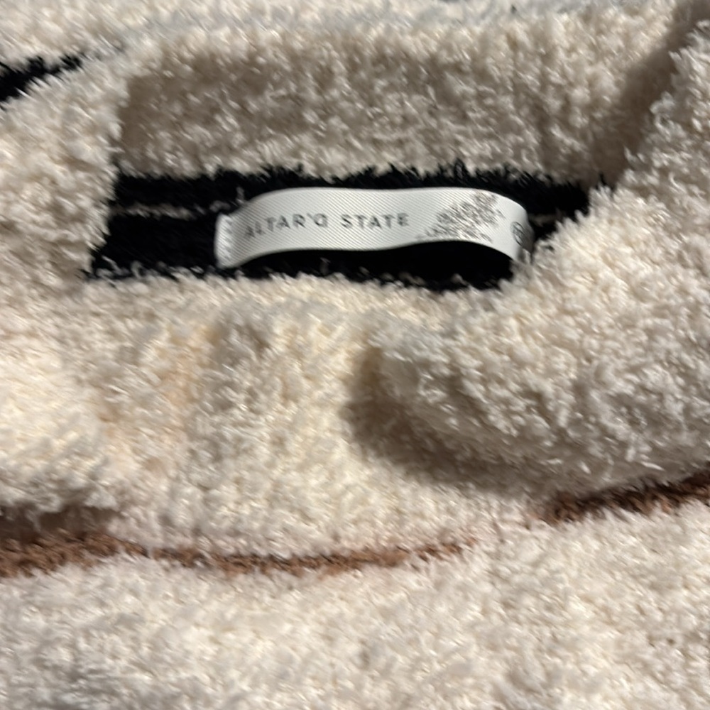 Sweater - Picture 4 of 5